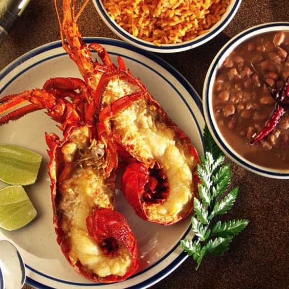 Disfrutar de una Langosta estilo Puerto Nuevo